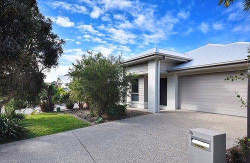 Dicky Beach House | Serenity Beachhouse @ Dicky Beach