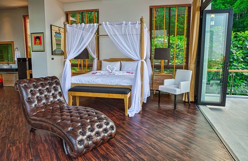 Cherngtalay Villa | Serviced Chic Grand Villa Luxury Time