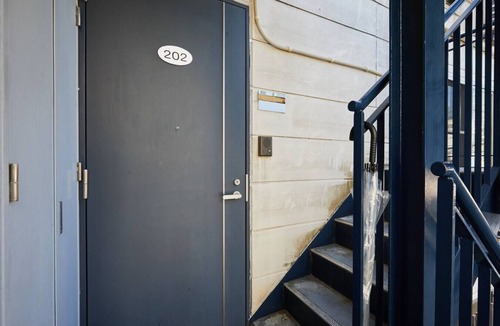 Nishi-Shinjuku Apartment | Shinjuku 202 for 2 peoples, private toilet + small kitchen