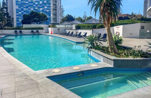 Broadbeach Apartment | Sierra Grand 15th floor Ocean Views parking
