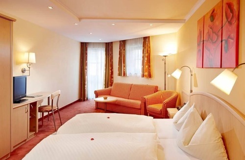 Bramberg am Wildkogel House | Single room in the adjoining house - Landhotel Kaserer