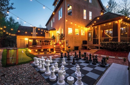 Fletcher Cabin | Sleeps 20 15 Mins to DT AVL Sauna Hot Tub!