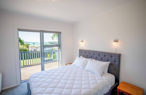 Snells Beach House | Snells Beach Family Retreat — Walk to Shops & Beach