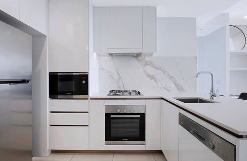 South Brisbane Apartment | Soaring Skyline on Southside at Resort Style Stay