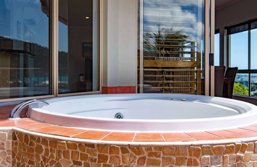 Airlie Beach Apartment | Spa Haven 17A