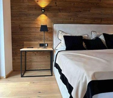 Kitzbuehel Apartment | Spa, Sport & City Luxury Ski-in Ski-Out Apartment