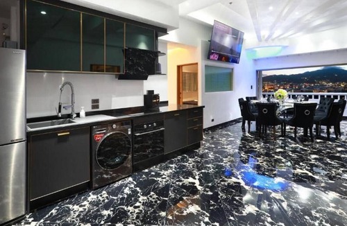 Patong Apartment | Spacious 4-bedroom apartment with WiFi, AC in fantastic LUXURY