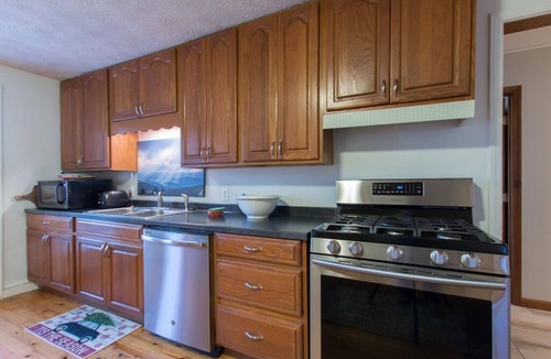 Damascus House | Spacious 4-bedroom Bungalow, Heart of Damascus