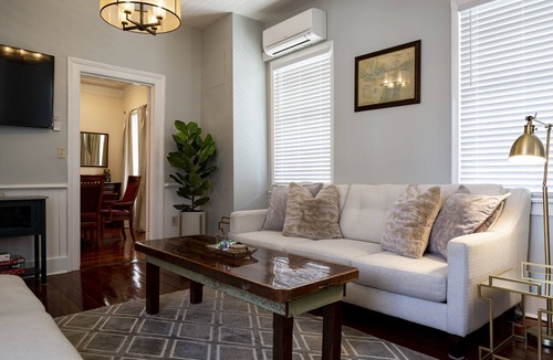 Downtown Charleston House | Spacious 5BR Home sleeps 14- Families, Bachelorettes & Groups with Free Parking