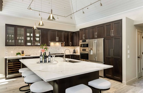 Snowmass Village House | Spacious Multi-Level Townhome W/Deck, Views! Grill, Garage, Large Balcony! On Free Shuttle Route