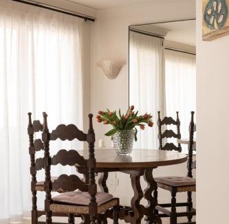 Cottesloe Apartment | Spacious, ocean-front, pied-à-terre with stunning views &opposite cafes
