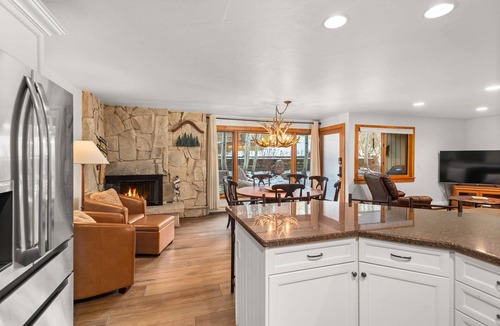 Snowmass Village Condo | Spacious Snowmass Condo! Pool/Hot Tub, Patio w/Gas Grill, Parking & Gas FP
