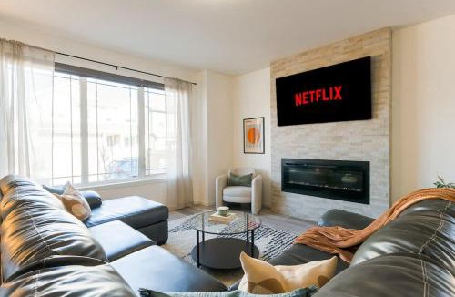 Calgary House | Spacious Suite