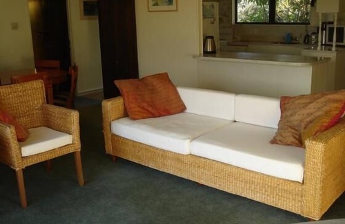 Leigh House | Spectacular Views from Well Appointed Bach at Matheson Bay