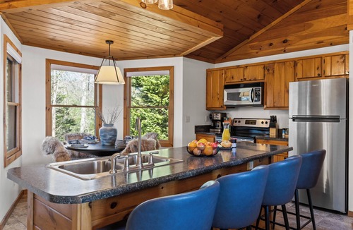 Foxfire Estates Cabin | Spring Break for families in BR with Sauna, Hot tub, Firepit & amazing views