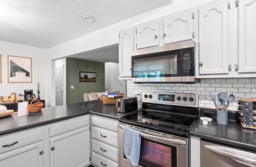 Asheville House | Spring dates open! 3 bedrooms! 15 min to DT and Mission Hospital
