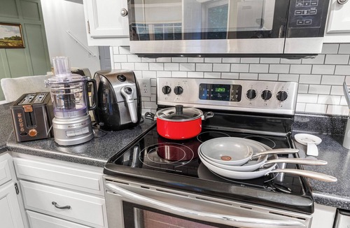 Asheville House | Spring dates open! 3 bedrooms! 15 min to DT and Mission Hospital