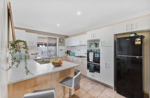 Springfield Lakes House | Springfield Lakes houset | Near Orion Mall & Train