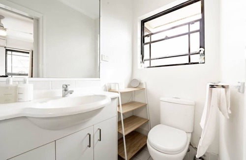 St. Lucia Apartment | ST10A Relax in 2B2B Chateau w/balcony near UQ