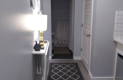 Castleberry Hill Apartment | Stadium Events . ATL Premium Microsuite – 10-Minute Walk to Mercedes-Benz