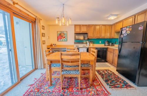 Mount Crested Butte Condo | Steps from Slopes | Pool, Hot Tub + Ski Bus