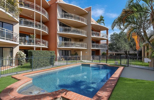 North Ward Apartment | Steps to The Strand 2BR Apt with Pool, Castle Hill Views