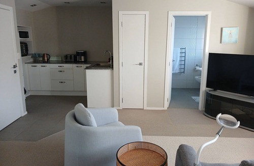Greenlane - Ellerslie Apartment | Studio apartment in Central Auckland district close to transport