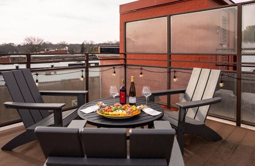 Jonesville Apartment | Studio Suite Downtown Elkin Yadkin Valley