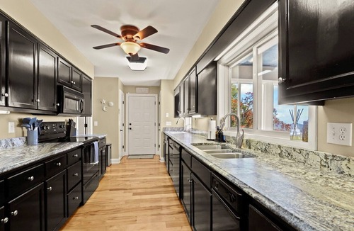 Boone Ski Chalet | Stunning 4-bedroom chalet in Boone, NC, perfect for your mountain getaway.