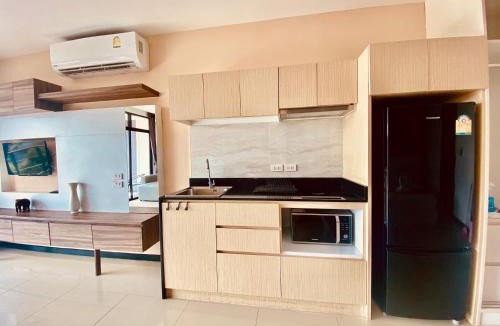 Nai Harn Apartment | Stunning 60 sqm Studio at NaiHarn Beach Condo, Walk to Beach, Your Tropical Retreat!