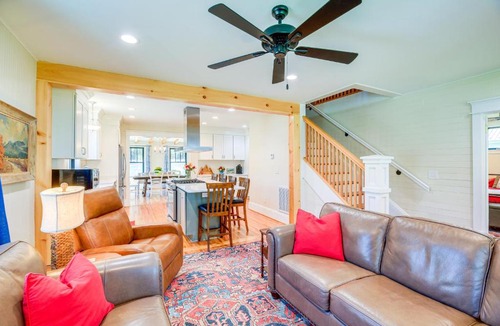 Damascus House | Stunning Damascus Vacation Rental w/Fire Pit!
