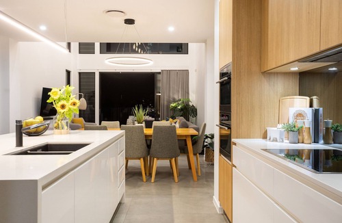 Surfers Paradise House | Stunning Waterfront Home in Surfers Paradise. Heated Pool and Pet Friendly