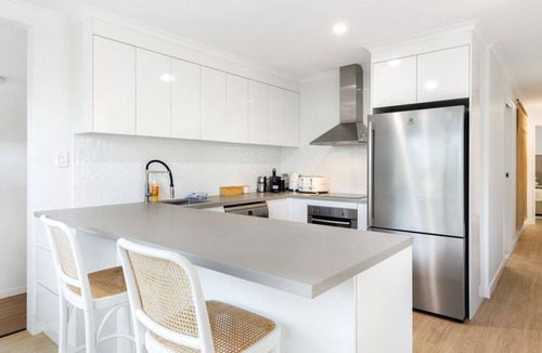 Coolum Beach House | Styled tropical home w pool