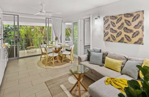 Palm Cove Apartment | Stylish Tropical Escape in Palm Cove – Resort Condo with Balcony & Pool Views