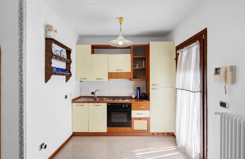 Licola Apartment | Suite Ermosa: Independent Apartment in Villa with Private Garden, Wi-Fi & Air Conditioning