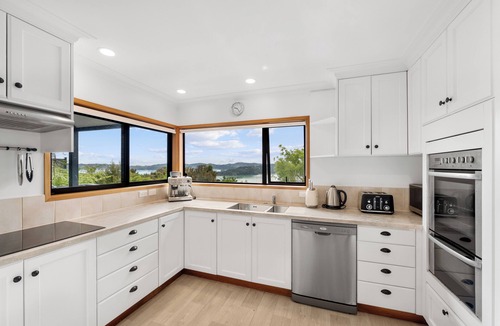 Paihia House | Sullivans Retreat - Paihia Holiday Home