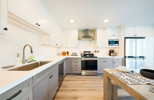 North Clairemont House | Sun Diego Poolside Paradise 3BD/2BA in Clairemont, 15 minutes from Beach!