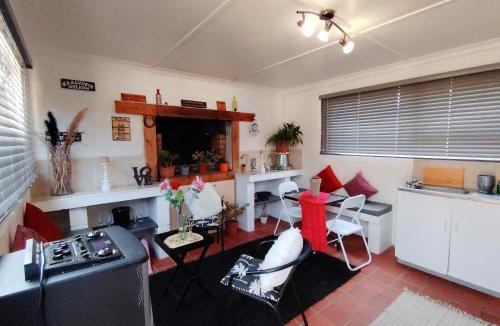 St. Helena Bay Apartment | Sundees Cottage