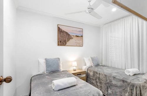 Mudjimba House | Sunny Dayz @ Sundew - Pet Friendly, Beach Accommodation