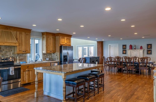Boone House | Sunnyside Farm - large home with stunning views, hot tub, game room