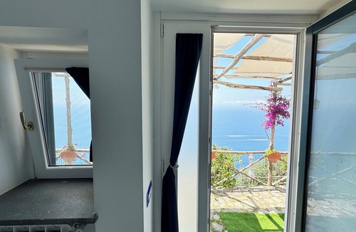 Conca dei Marini Villa | Sunrise Suite on the Amalfi Coast