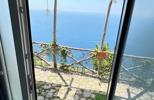 Conca dei Marini Villa | Sunrise Suite on the Amalfi Coast
