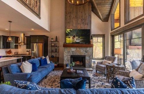Elk Park Cabin | Sunset VIEWS! Lux Cabin w Firepit + Hot Tub