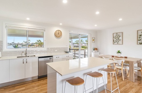 Yamba House | Sunset Waters - Waterfront with Pool - Holiday Yamba