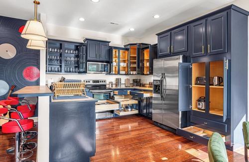 Swannanoa House | Swannanoa Retreat | Sauna + Movie Room + Arcade