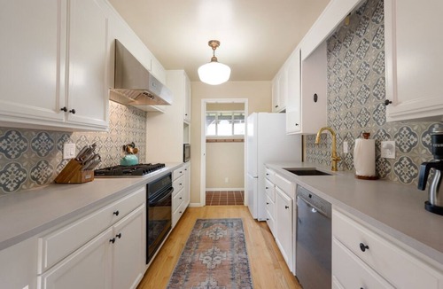 Mission Fields House | Sycamore Place - Carmel House - Beach, Shops, Restaurants, Big Sur (plus pool table and hot tub!)