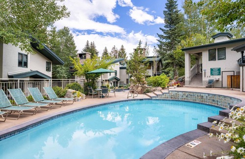 Snowmass Village Condo | Tamarack - Steps to the Slopes + ASE Transportation