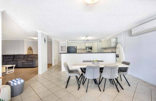 Mudjimba Apartment | The Beach Pad - Mudjimba