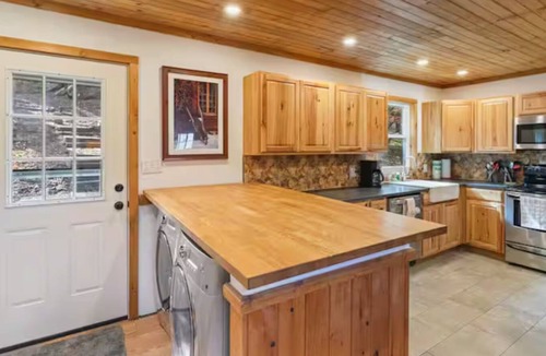 Beech Mountain Ski Chalet | The Bear Dance Chalet