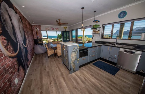 Pringle Bay Cabin | The Butterfly Villa - Family Suite: Ocean & Mountain Views, Private Jacuzzi